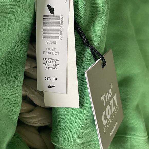 NWT aritzia Kiwano Green crop crew - Picture 4 of 7